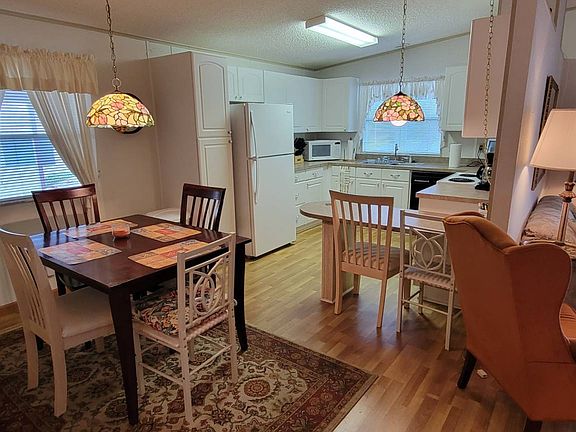4th image of 136 Silvercrest Dr