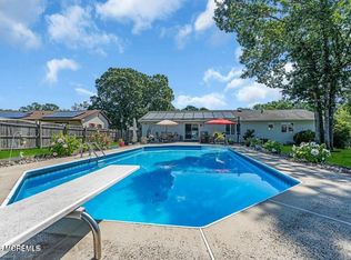 333 Savannah Rd, Toms River, NJ 08757
