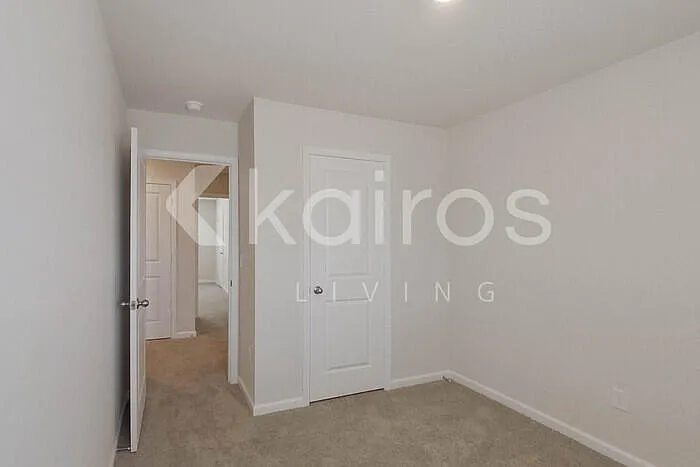 2529 Banyan Cir — Photo 17