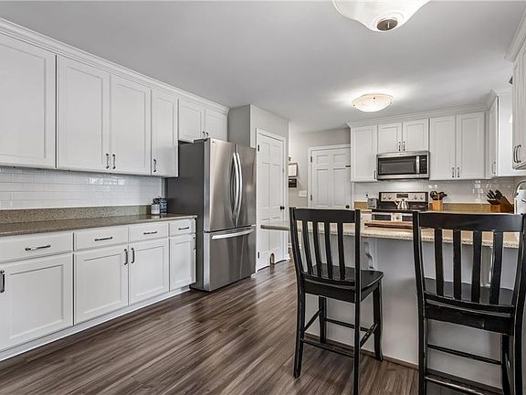 4th image of 103 Beale Ave