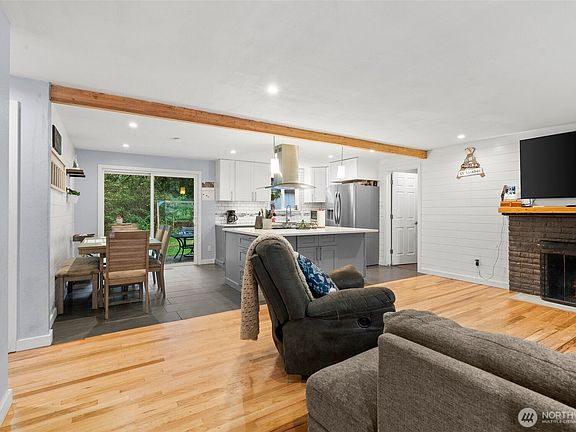 4th image of 8207 Woodbourne Drive SW