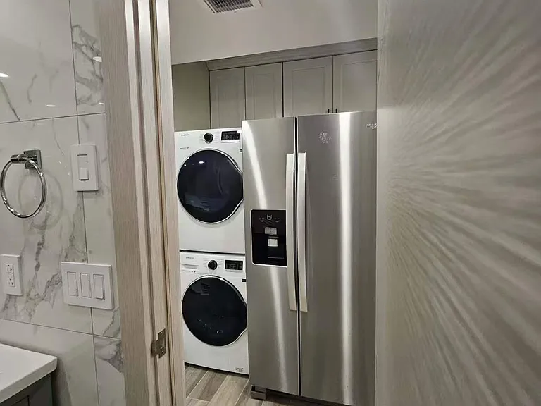 582 Westwood Ave #1 — Photo 3
