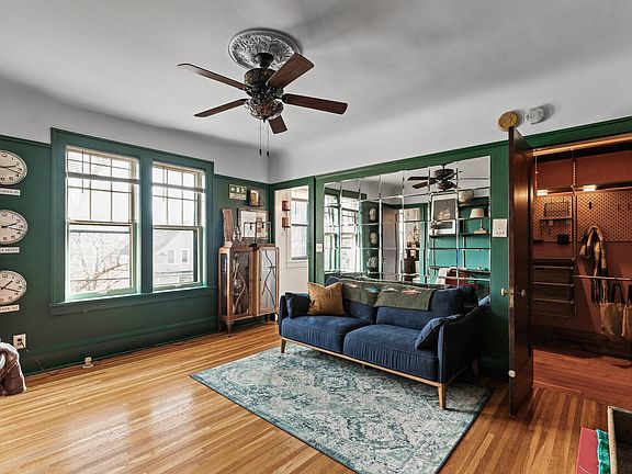 2nd image of 3909 Aldrich Ave S #10