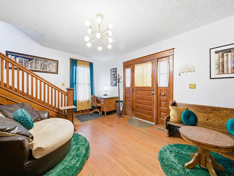 411 N Oak Ave — Photo 25