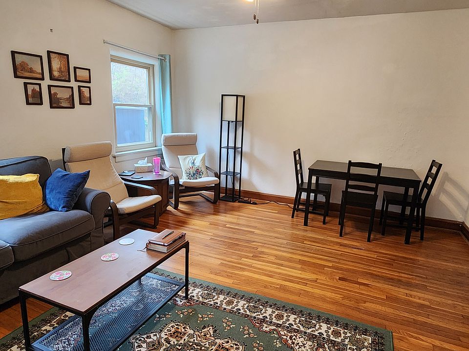 Living/dining room