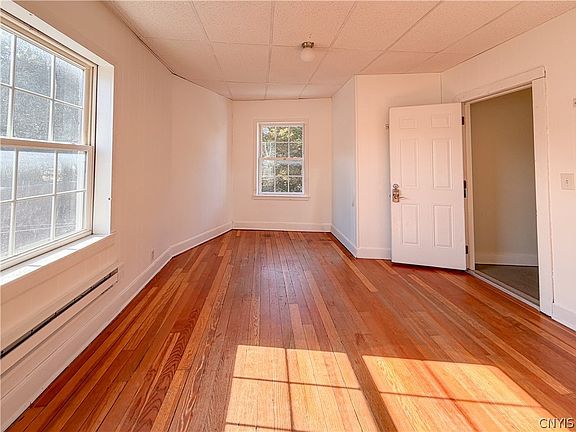 5th image of 10 E Genesee St