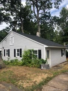 40 Lake Dr, East Hampton, CT, 06424