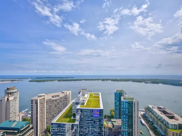 100 Harbour St #5410, Toronto, ON M5J 0B5