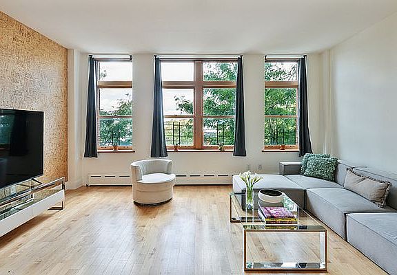 4th image of 179 Columbia St #1