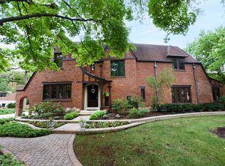 95 Michaux Rd, Riverside, IL 60546