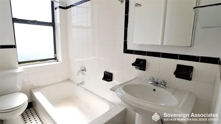 Rented by Sovereign Associates | media 7