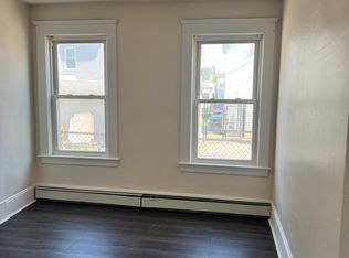 271 Coe St #3R, Woonsocket, RI 02895