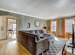 3868 N 102nd St, Wauwatosa, WI 53222