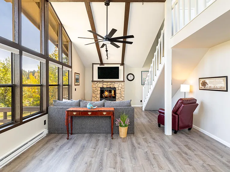 2335 N Oakmont Dr — Photo 4