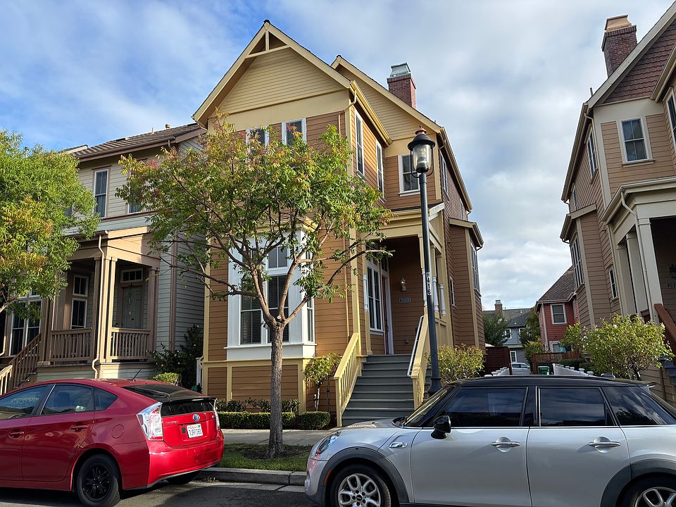 1st image of 2069 Clark St