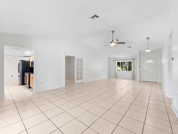 3rd image of 620 ARVERN DRIVE