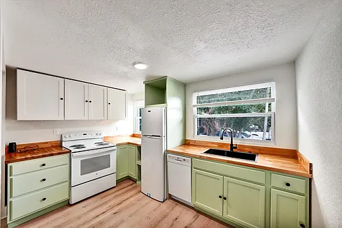 1411 SW 3rd St #2 Photo 1 1411 SW 3rd St #2 Photo 1