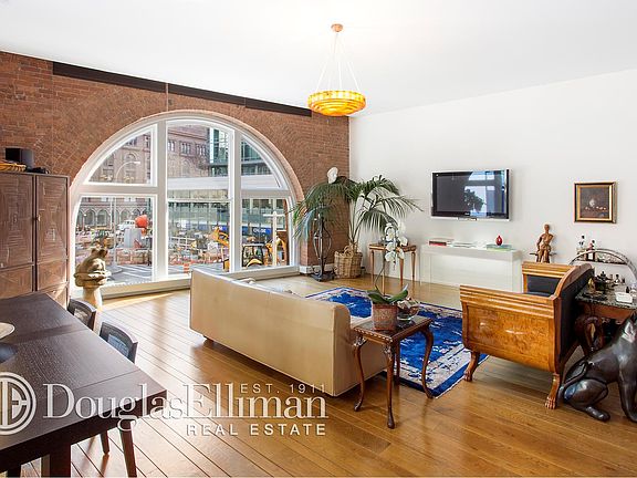 3rd image of 21 Astor Pl APT 2D