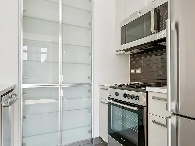 501 E 74th St #7B — Photo 3