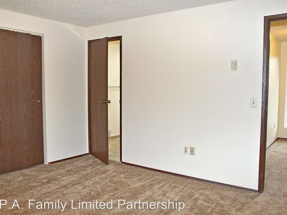 2nd image of 1257 29th St SE