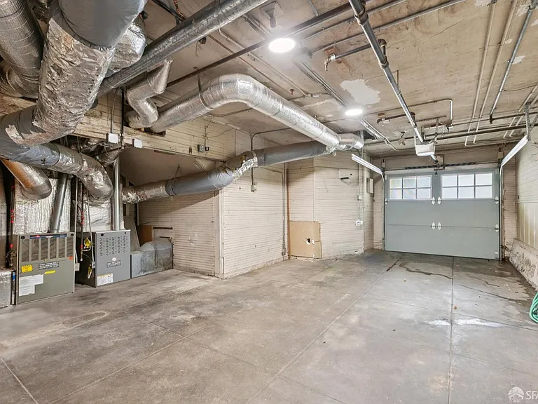2741 Union St — Photo 49