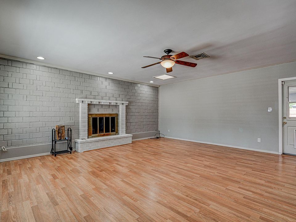 1st image of 8332 E Indianola Ave