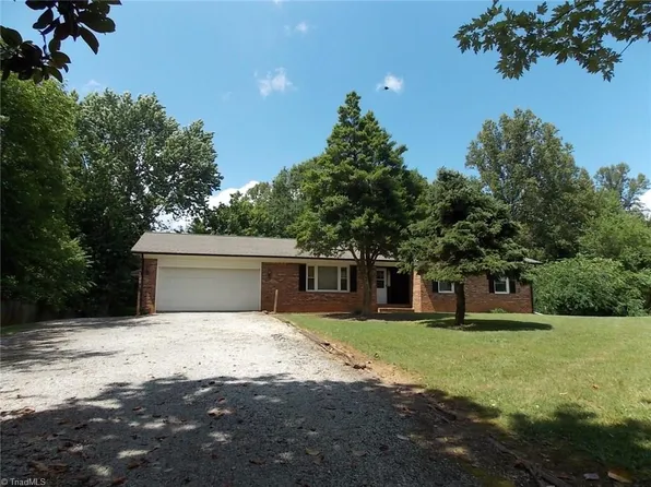 270 Paynetown Rd, Mount Airy, NC 27030