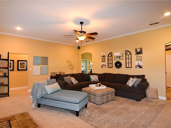 4th image of 155 Bridle Path Dr