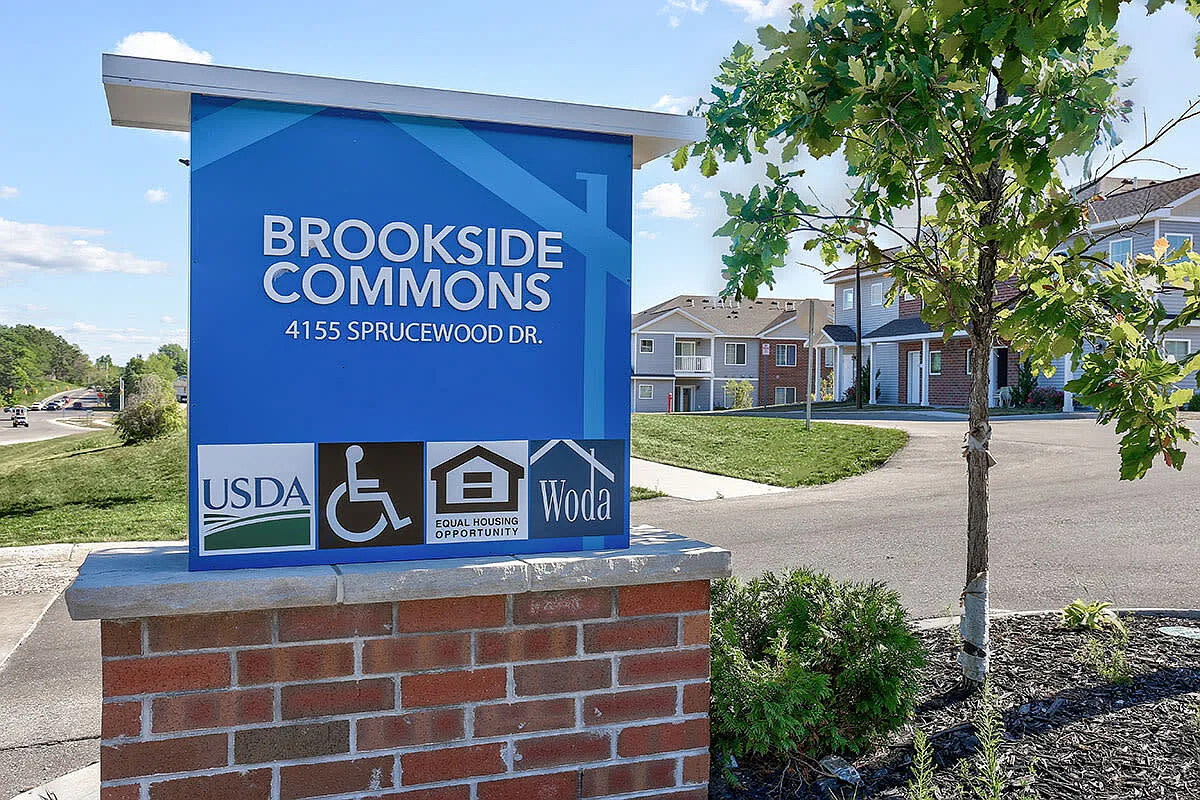 Brookside Commons — Photo 1