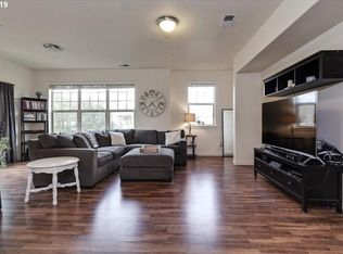 730 NE Newstead Ln, Hillsboro, OR 97006