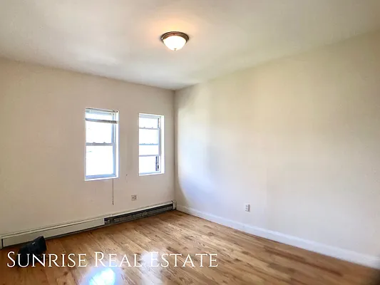 Rented by Sunrise Real Estate | media 80