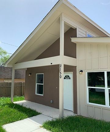 3rd image of 2150 Aransas Ave