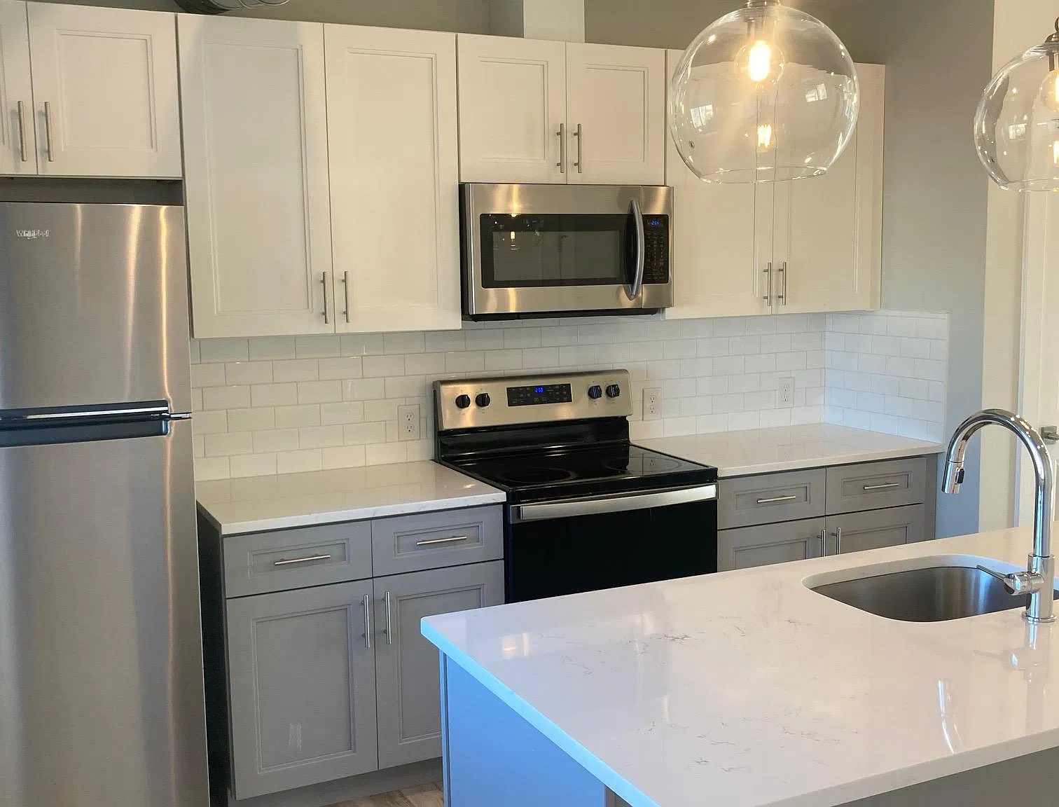 2 bed, 1000 sqft, $1,675 — Photo 4