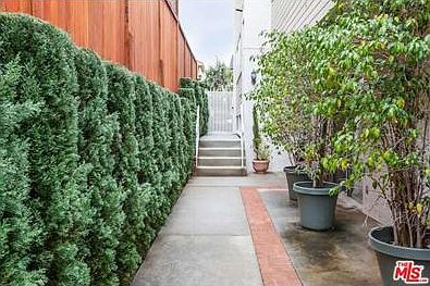 2nd image of 918 16th St APT 3