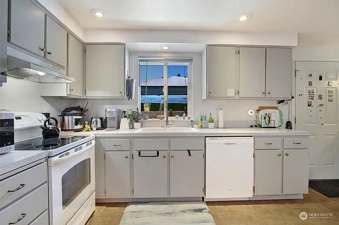5127 61st St NE #B — Photo 14