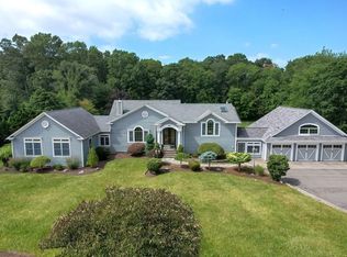 252 Oak St, Swansea, MA 02777