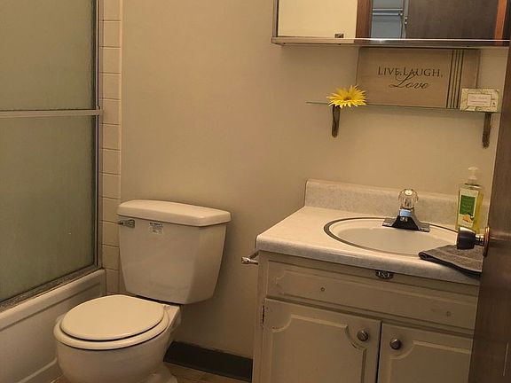 3rd image of 1553 E Ave NE APT 7