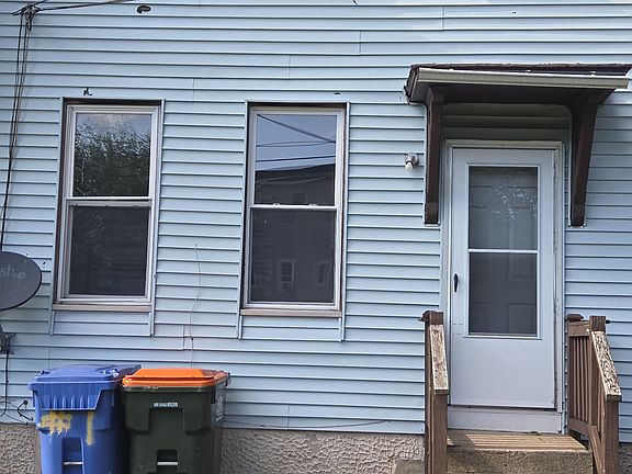 3rd image of 427 Center Street
