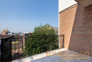 Rented by aptsandlofts.com