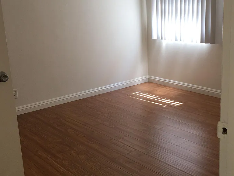 1241 S Bundy Dr #5 — Photo 16