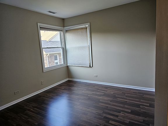 5th image of 118 Willow Pkwy