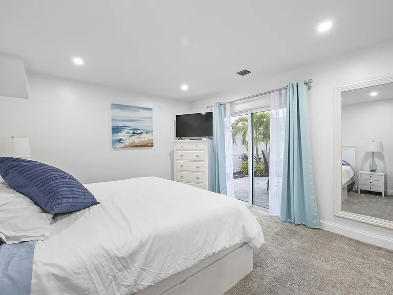 17235 Bay St — Photo 26