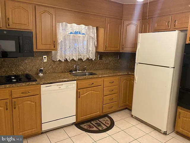 2204 Gaylord Dr — Photo 6