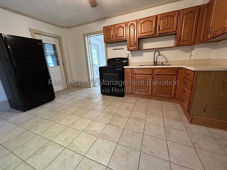 275 Gore Rd — Photo 3