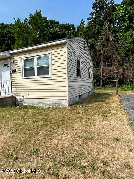 3rd image of 27 Vics Court