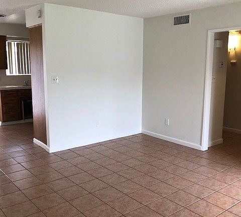 3rd image of 5024 Appleblossom Dr APT 4