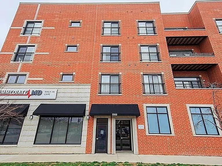 2352 W Byron St #403 — Photo 1