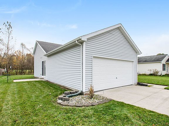 5th image of 4022 Shawnee Dr