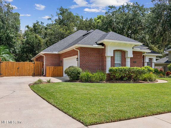5th image of 11709 CRUSSELLE Drive