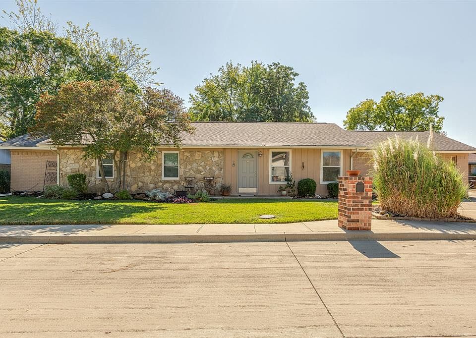 1st image of 9 Westglen Pl
